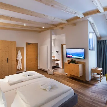 Hotell Waldrast - Forestside Living